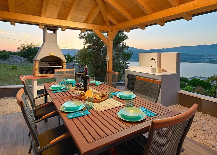 Hébergement de vacances 3 Bedroom Cozy In Mastrinka *
