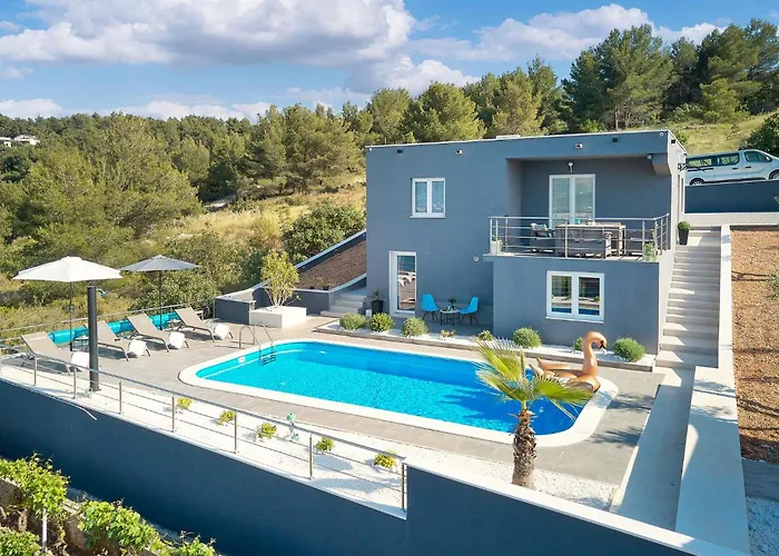 Hébergement de vacances 3 Bedroom Cozy In Mastrinka