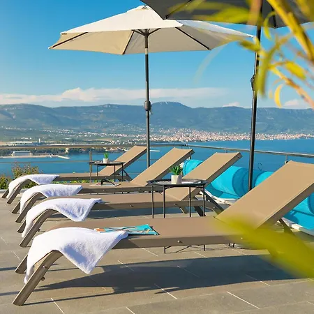 3 Bedroom Cozy In Mastrinka